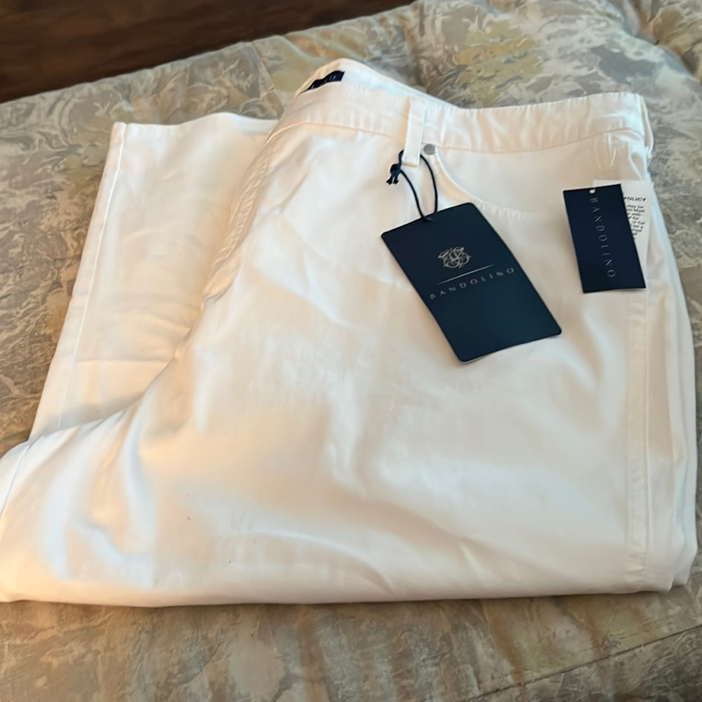 Bandolino Mandi Capri, 22W, White, NWT, Super Nice Pair